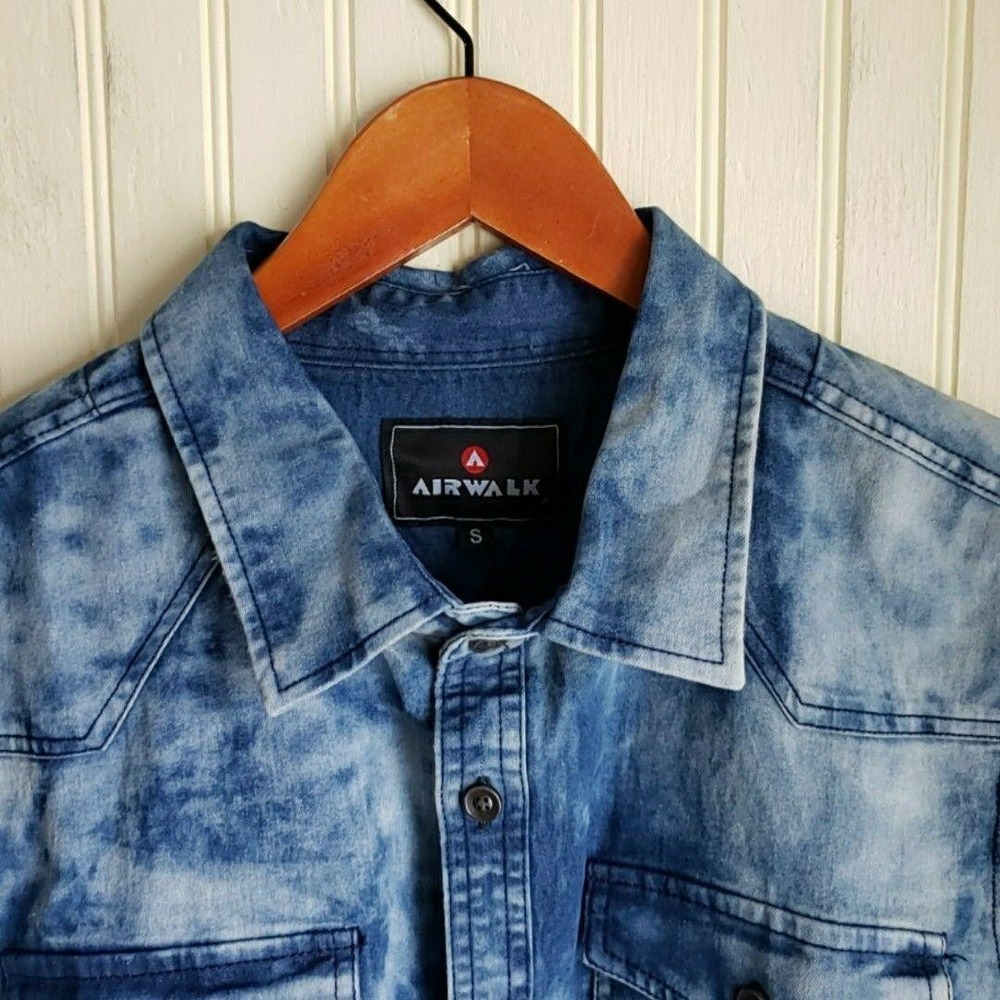 Airwalk Shirt Mens Small Blue Acid Wash Denim Short Sleeve Button Up Casual